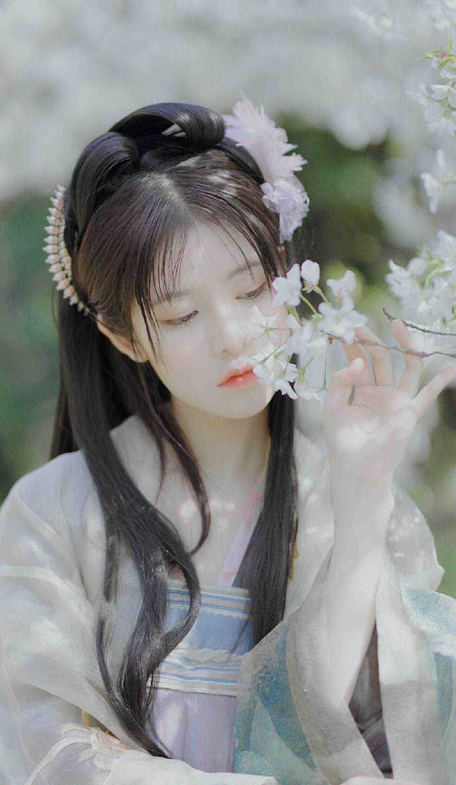 《天生富贵命！我在年代文幸福满满》叶凌洲安宁_(天生富贵命！我在年代文幸福满满)最新热门小说