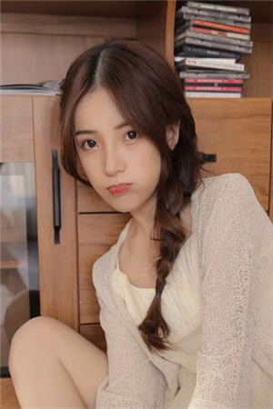 四年后：我和暗恋的竹马闪婚了