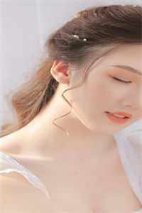 绑定病弱美人系统后，我成了团宠