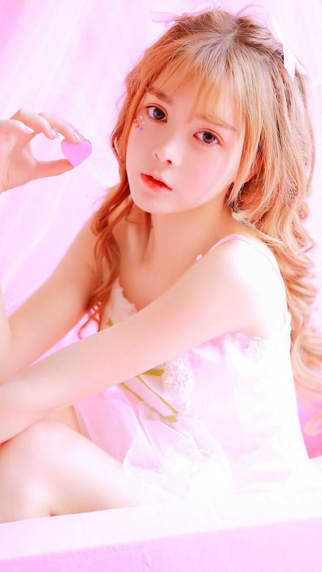 南珠游朝(娇娇太诱人，腹黑总裁俯身轻吻)_(娇娇太诱人，腹黑总裁俯身轻吻)全集在线阅读
