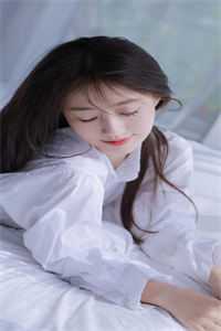 读我心暴君人设崩了，我躺平吃瓜