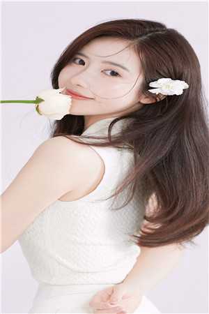 《被影帝缠上后我娱乐圈花瓶人设崩了正版》许依依小梦_被影帝缠上后我娱乐圈花瓶人设崩了正版全章节免费阅读