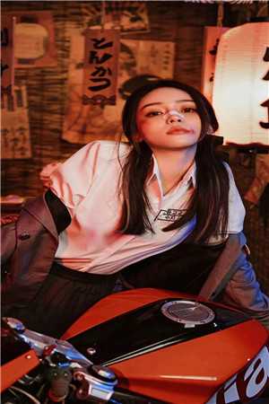 抖音小说完本阅读女权至上！家有六个美男是什么体验
