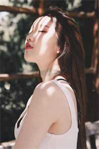 救下跳桥女后，我被看上了