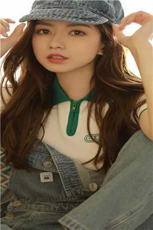穿成胖妞后我嫁给了俊美兵哥