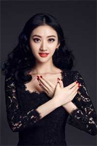展露真心后，我逃婚嫁小姑父