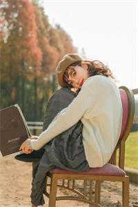 未婚夫考中状元后，我死遁了
