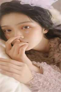 桃花落下心系于她