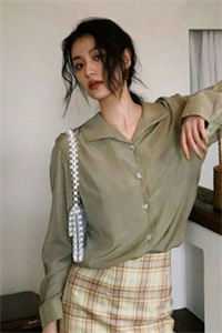 我妈用伍佰照片给我女儿当压岁钱