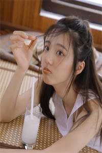 未婚妻把我变成现实世界的楚门