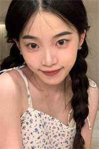 他在回忆里等着风来