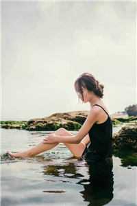 海棠花落人终散
