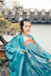 往爱回首，遥不可及