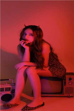 妻子为了小白脸抛夫弃女，我反手让她成为乞丐