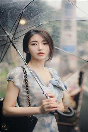 妈妈改嫁后，我成了爷爷的金疙瘩(邱晴邱晴俏)完本小说_完结版免费小说妈妈改嫁后，我成了爷爷的金疙瘩(邱晴邱晴俏)