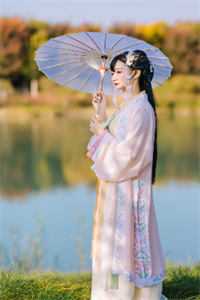 叛军来犯，未婚妻为等竹马不愿撤离