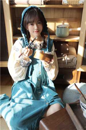 唐磊叶莲娜精彩小说_美食：从承包毛熊监狱食堂开始完结版免费在线阅读
