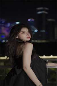 秦歌稳婆(嫡女毒妃：皇上，怕么)_嫡女毒妃：皇上，怕么完结版在线阅读