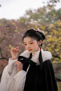 《重生八零：魔帝的种田日常》秦寒秦夏最新热门小说_重生八零：魔帝的种田日常最新章节免费在线阅读