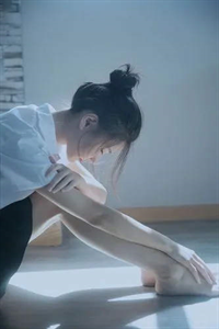爆款热文重生八零：败家媳妇有点田完结版(林微晴陆以松)精彩小说欣赏_《重生八零：败家媳妇有点田完结版》全本阅读