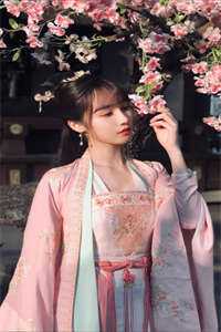 余献侯青(末日：开启人生模拟，杀出一条活路)_《末日：开启人生模拟，杀出一条活路》最新章节在线阅读