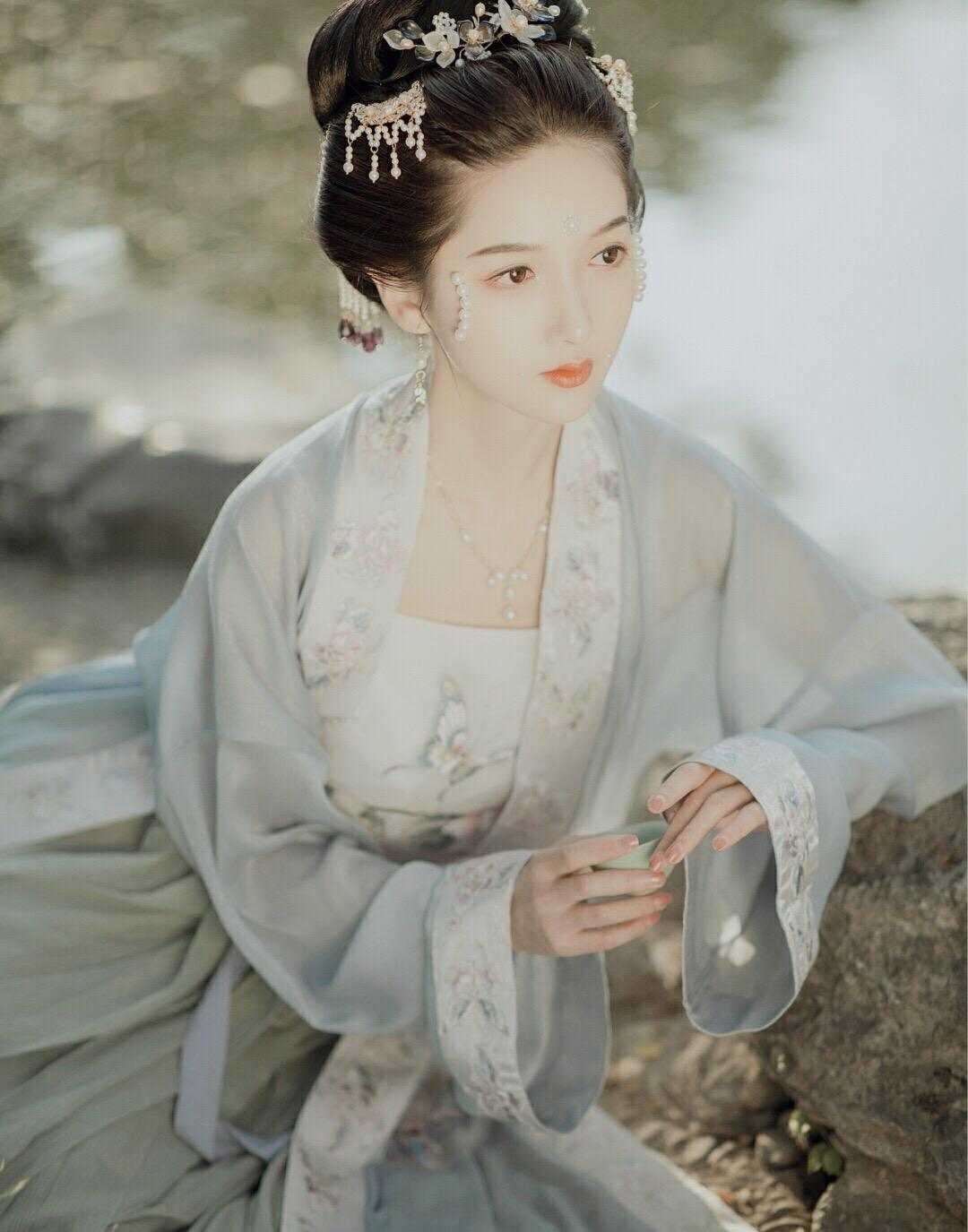 萨亚陆昱《祝福恋爱脑后，姐姐后悔了》最新章节阅读_(祝福恋爱脑后，姐姐后悔了)全集免费在线阅读