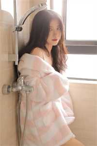 何须梨花赴寒春