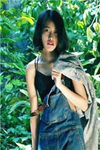 女儿被狗咬断手，丈夫给对方辩护