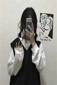 出狱当天，未婚妻忙着陪白月光跨年