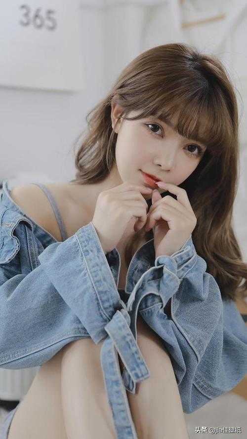 被宠妾当作狐媚子欺辱后，病娇皇帝杀疯了