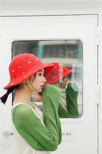 被校花追尾后,她对我穷追不舍