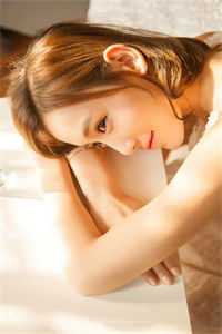 重生：霸道女总裁捧我当大明星
