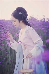 闪婚老公总黏着我亲亲