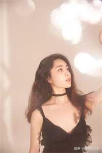 报告娘娘，皇太子又偷小鱼干了