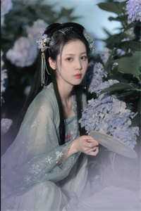 伏低做小？可她才是真嫡女啊！