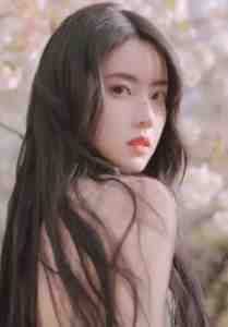 嫁给穷小子后，她成了百亿富婆