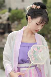 女配觉醒：她成了第一女首富