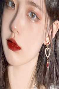 离婚后，冷冰冰的前夫又苏又撩