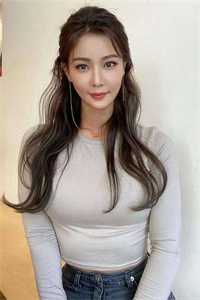 某高山秘谷中一处宛如世外桃源秘境