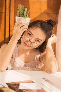 渡劫失败后，玄学大佬成了小农女