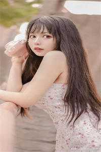 一天一首成名曲，绝色歌姬真千金
