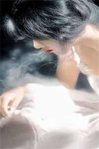 神级消费系统，女神抢着空降