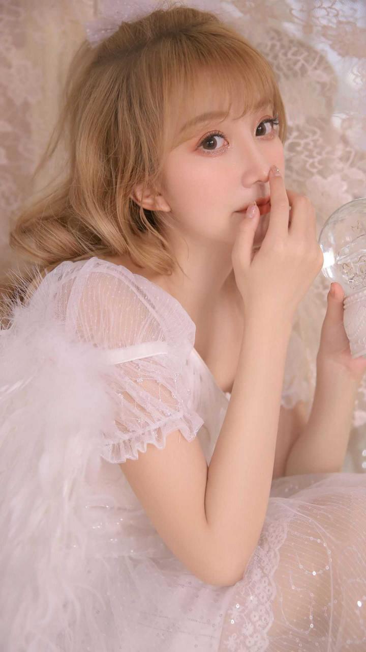 秦爷的小傻妻马甲一掉，反派哭进大牢