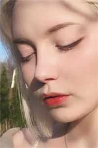打脸炫富的异母妹妹