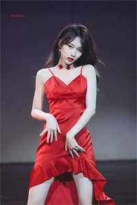 女扮男装死后她开始演柔弱绿茶秦不闻季君皎小说结局在一起了吗