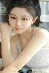 拿下军官后，我下乡养娃当团宠