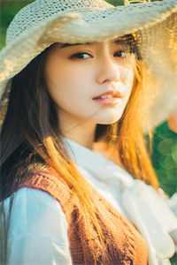 被催婚逼疯，我捡个大佬来闪婚